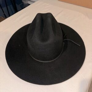 Gorgeous Small Black Hampui Cattleman Hat with Black Band NWT/open box.